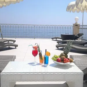 2* Frühstückspension - Il Cavalluccio Marino Fronte Mare